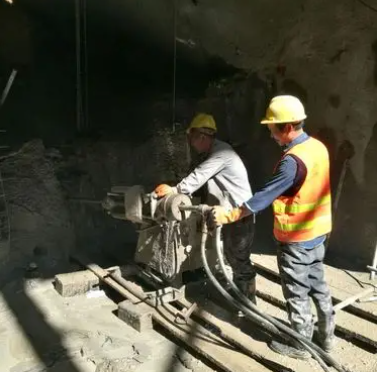 大英水下抗分散灌浆料特点 水下不分散注浆料介绍